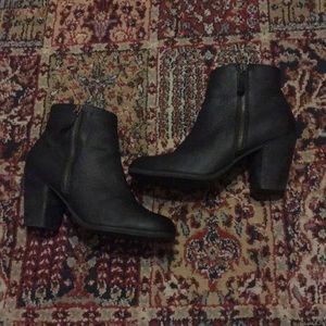 BP | Nordstrom Trolley Black Zip Ankle Bootie 9.5